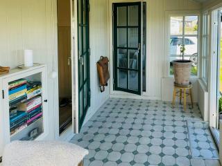 Cottage With Glass Porch By Apelviken Beach - Varberg - 6