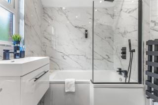 Modern City Centre Townhouse sleeps 10 & Parking - Manchester - 5