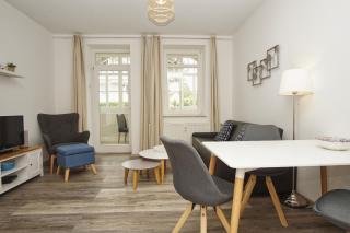 ruhige Lage, Veranda, gratis Nutzung vom AHOI Erlebnisbad - Villa Möwe FeWo 01 - 4