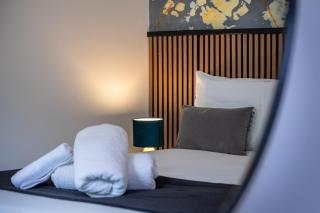Modern City Centre Townhouse sleeps 10 & Parking - Manchester - 9