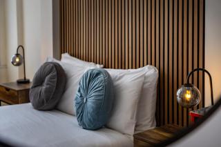 Modern City Centre Townhouse sleeps 10 & Parking - Manchester - 6