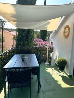 Apartment Dolce Vita - 40 m to the sea & Beach-sleeps 3 - 5