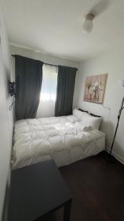 Hotel Room 2 - Coquitlam - 8