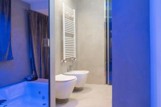 Four Luxury Suite - 7