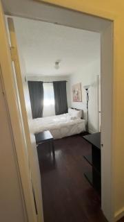 Hotel Room 2 - Coquitlam - 7