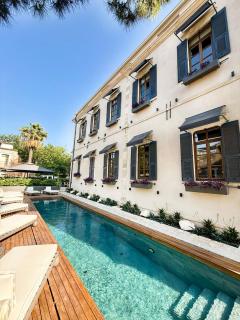 Lecole Hotel - Yenifoca - 0