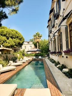 Lecole Hotel - Yenifoca - 8