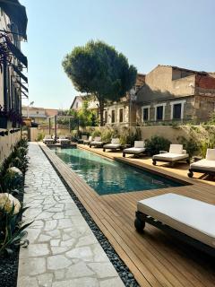 Lecole Hotel - Yenifoca - 6