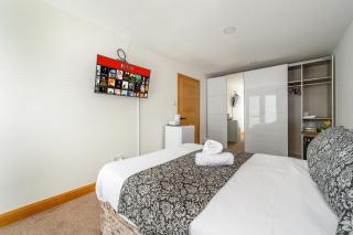 -RF7B- For your relaxed and Cosy stay with Free WiFi - Batley - 6