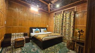 new Golden Lake Houseboats - 1