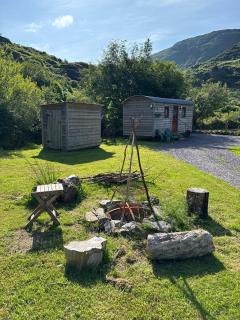 Little Heaven shepherds hut - Glengarriff - 2