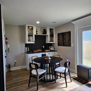 SeaHill Short Stays - Beachfront Property - 1