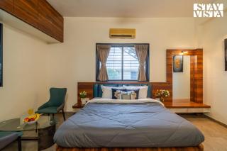 StayVista at Bayleaf Villa with Pool, Lawn, Wi-Fi - Nashik - 2