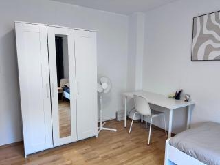 RtR Herne - For up to 5 Guests - 3 Bedrooms - Parking - Modern - Central - Fully Equipped - 4