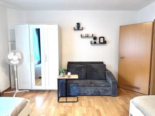 RtR Herne - For up to 5 Guests - 3 Bedrooms - Parking - Modern - Central - Fully Equipped - 7