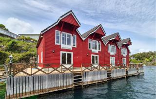 Beautiful Home In Lepsøy With House Sea View - Lepsøy - 1