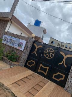 Suite de une chambre et 3 lit cour et jardin privé - Porto-Novo - 6