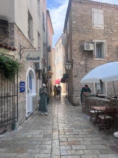 NEWBORN Hostel Budva - Budua - 3