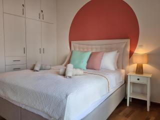 Athens Stylish Renovated 62sqm Apartment for Families & Couples with Balcony in Quiet Area near City Center - Atene - 0