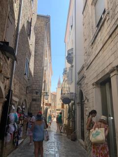 NEWBORN Hostel Budva - Budua - 5