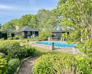 Relax In The Countryside With Pool - Avlum - 0