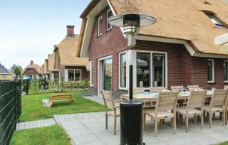 5 Bedroom Amazing Home In Idskenhuizen - Idskenhuizen - 0