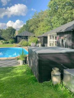 Relax In The Countryside With Pool - Avlum - 4