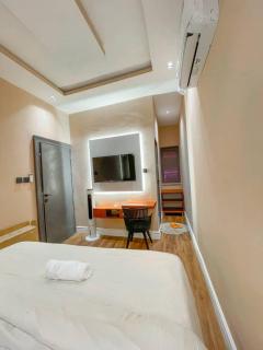 City Escape Apartments - Abuja - 3