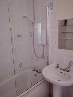 Braid room free parking - Glasgow - 1