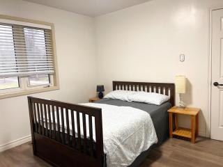 Four and half bedrooms 10 Acres of forest with trails - 9