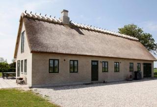 Embraced By Rural Feel In A Thatched House - Idestrup - 3