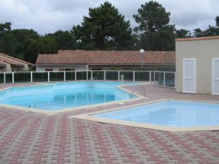 Maison avec Piscine et Activités, Proche La Palmyre - 4 Pers. - FR-1-738-9 - Les Mathes - 0
