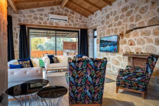 Spacious Villa Pool, Jacuzzi - Adakoy - 7