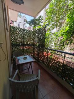 Central Petite Hideaway with Balcony- Near Station - Larisa - 6