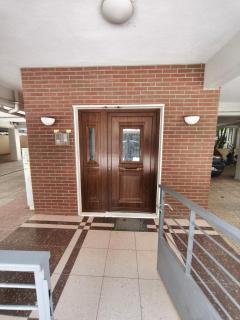 Central Petite Hideaway with Balcony- Near Station - Larisa - 3