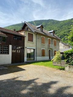 Belle maison de ville au centre de Luchon, à 200m des Télécabines ! - Luchon - 0