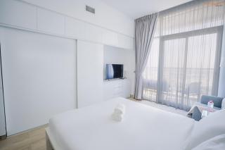 Bnbeyond's Modern Marina Pad - 6