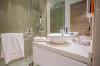 Bnbeyond's Modern Marina Pad - 3