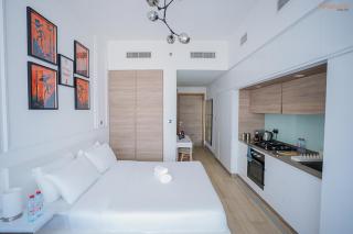 Bnbeyond's Modern Marina Pad - 1