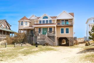Oceanfront, wild horses, private pool, hot tub-4x2275, Over at Carova - Knotts Island - 7