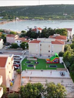 Apartments Kristina, PLACE FOR THE FAMILY - Stara Novalja - 9