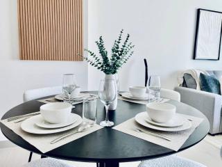 Modern 1br In Jvc Balcony Pool Free Parking - 5