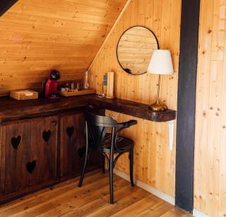 Legatum Cottage - - 6