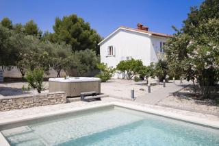 Villa Donna - holiday house for relaxation with pool, sauna, jacuzzi & biliards, Ližnjan - Istra - Ližnjan - 9