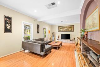 Sparkling Family Friendly Gem in Leafy Donvale - 9