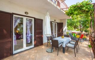 2 Bedroom Pet Friendly Apartment In Pinezici - 9
