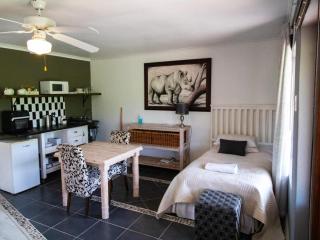 Lombardini Game Farm and Rhino Sanctuary - Jeffreys Bay - 6