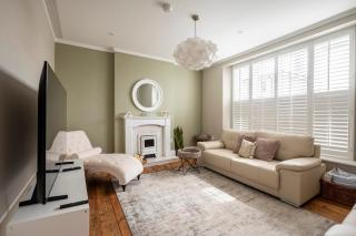 Stylish Tenby Townhouse, Steps from the Beach - Pembrokeshire - 0