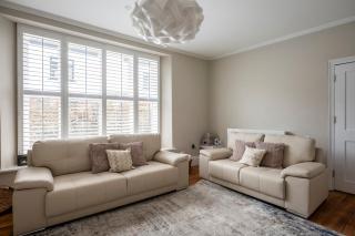 Stylish Tenby Townhouse, Steps from the Beach - Pembrokeshire - 5