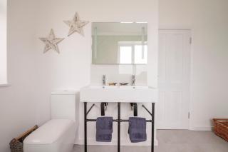 Stylish Tenby Townhouse, Steps from the Beach - Pembrokeshire - 1